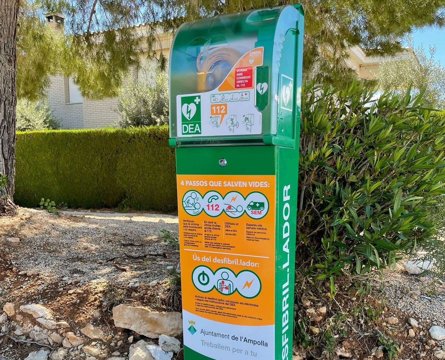 L’Ajuntament de l'Ampolla instal·la un nou dispositiu DEA a la urbanització de Cap-Roig