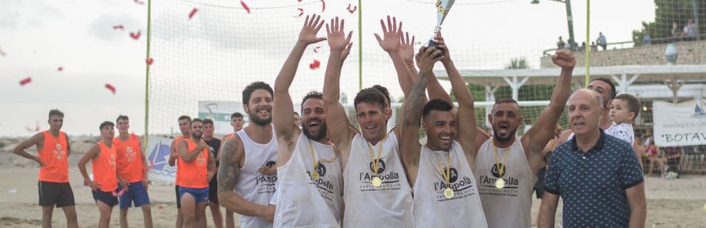 El Cambrils Team, campió del XXIII Open de Futbol Platja Ciutat de l’Ampolla 