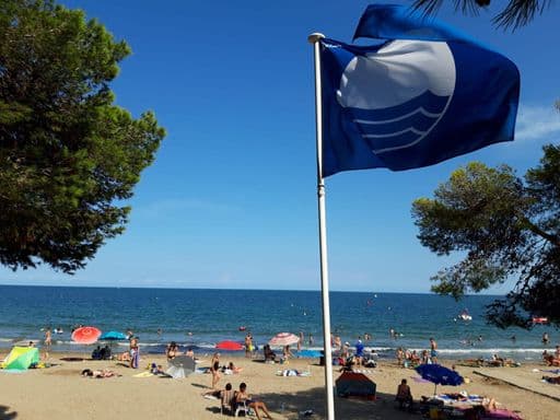 La bandera blava tornarà a onejar a les platges de les Avellanes i Cap-Roig