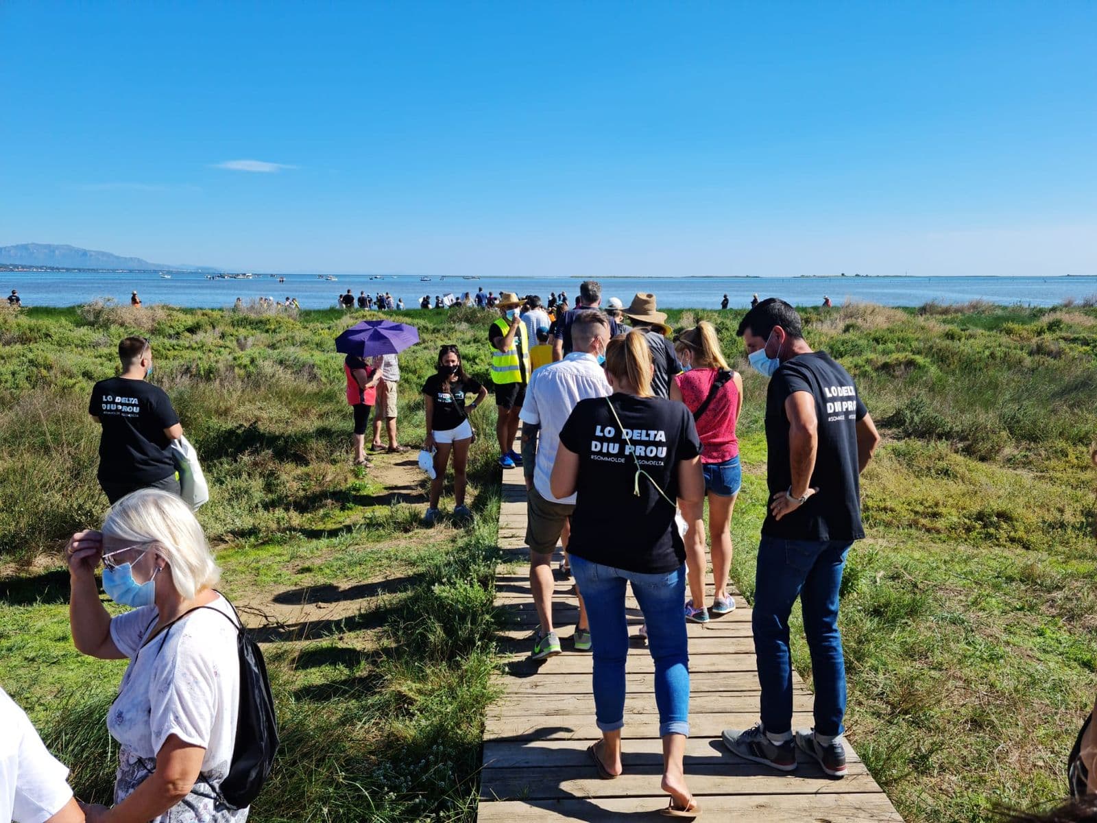 L'Ampolla se suma a la cadena humana reivindicativa organitzada pel Moviment de Lluita pel Delta de l'Ebre